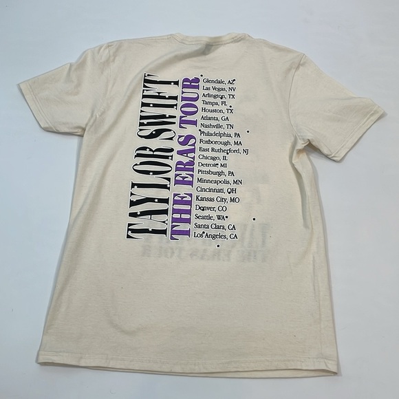 Taylor Swift The Eras Tour Tee Size M US Tour Dates On Back - Picture 9 of 9